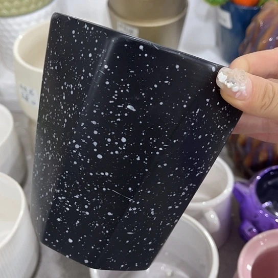 多肉绿植陶瓷花盆9.9包邮，有孔