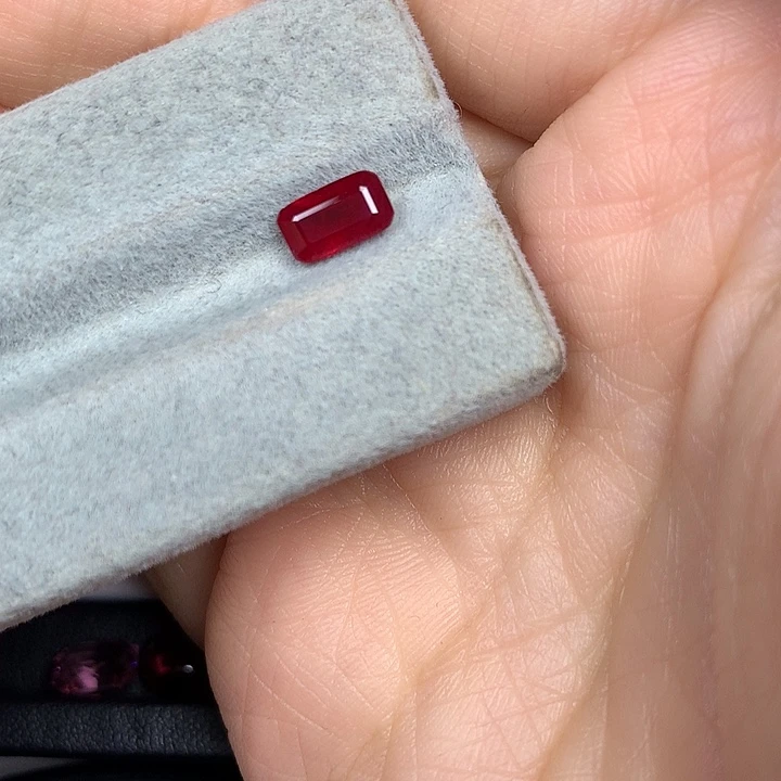 红宝石裸石1.11ct缅甸鸽血红红宝石