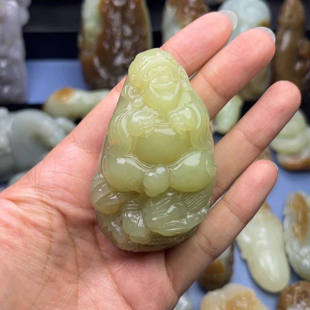 和田玉未镶嵌把件