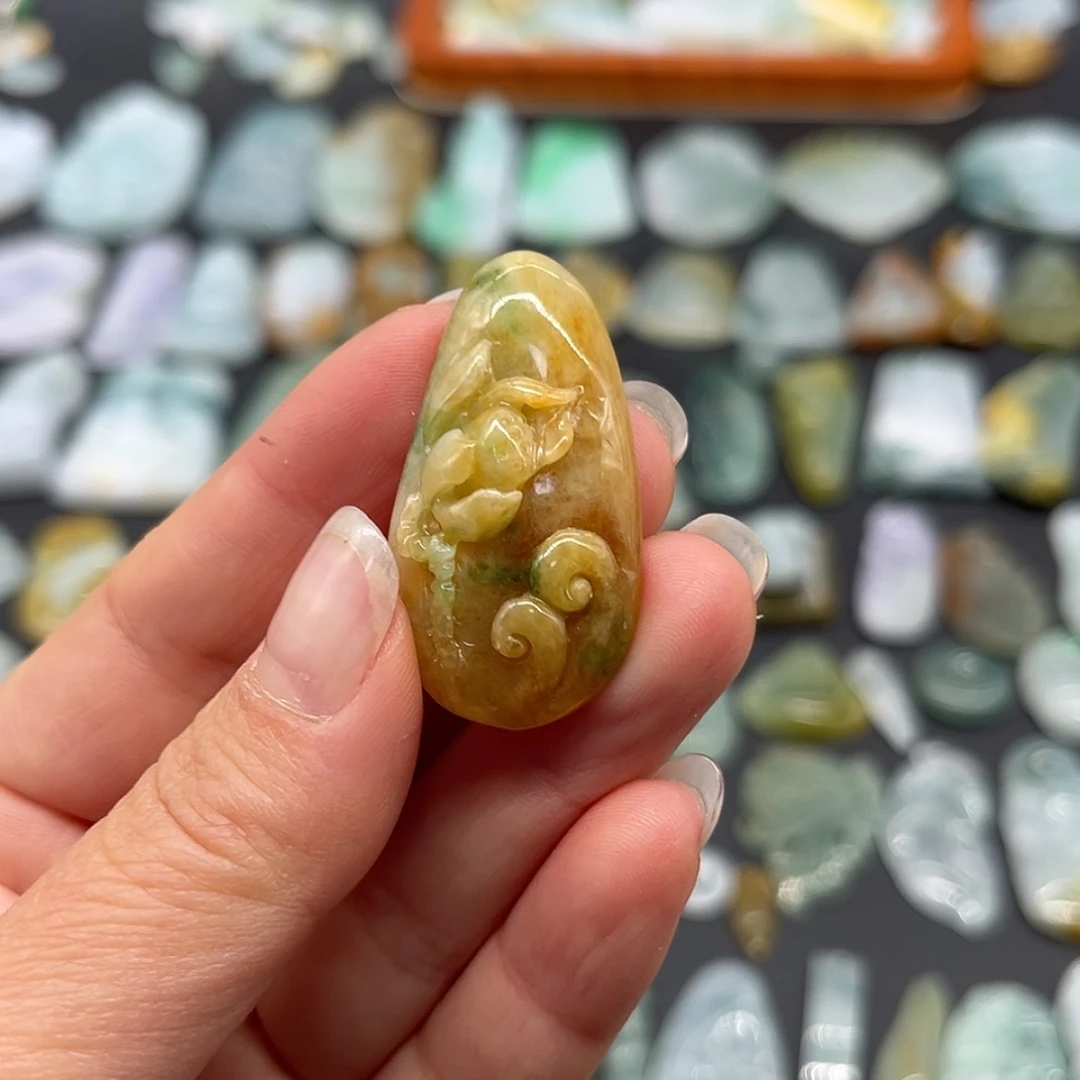 【闪购商品】翡翠颈饰未镶嵌莲花