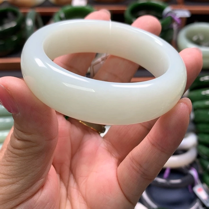 【闪购商品】未镶嵌手镯和田玉46
