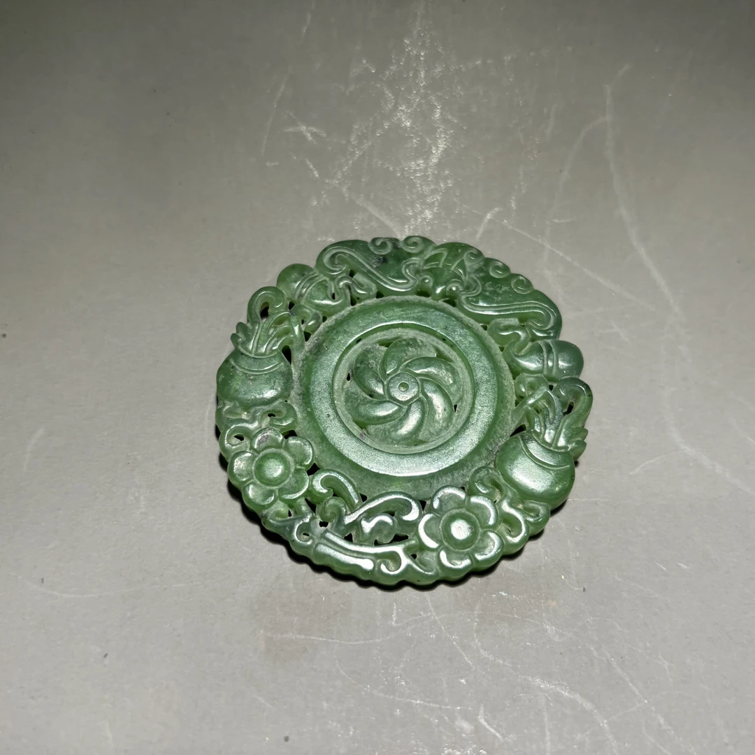 HZ99727和田碧玉镂空佩-朵云轩