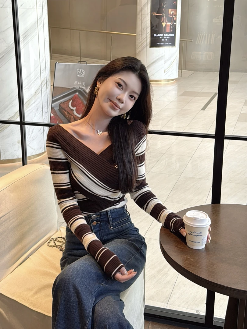 【秋日织语】韩系气质交叉V领条纹针织衫女百搭长袖收腰设计感上衣