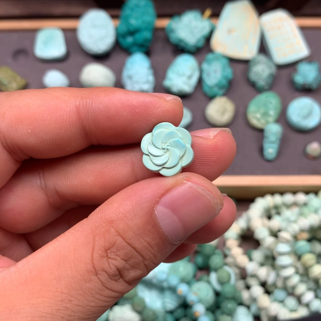 绿松石未镶嵌雕刻