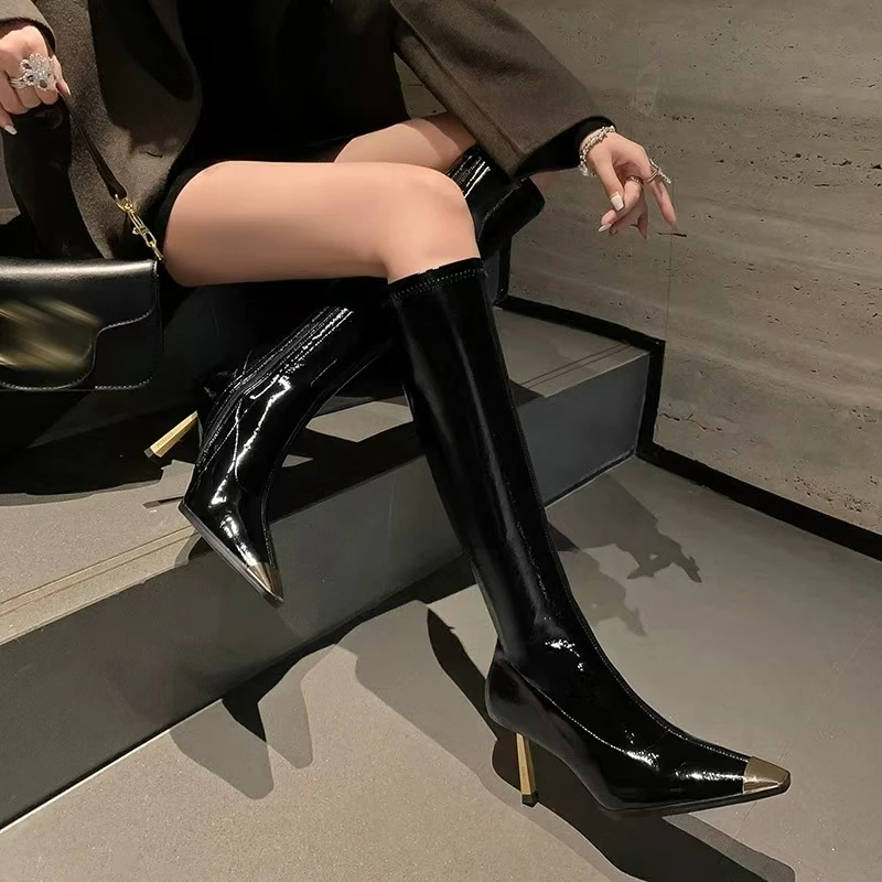 大筒围方头黑金高跟长筒靴2025年秋冬款时尚百搭性感金属头长靴