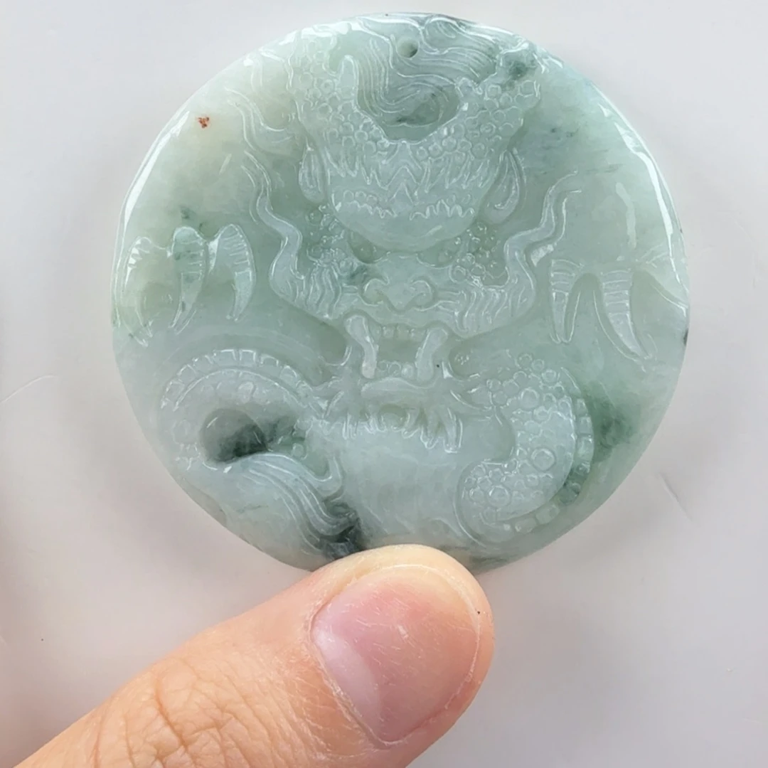 翡翠挂件未镶嵌翡翠