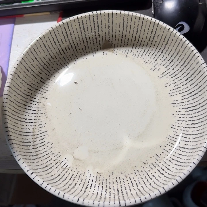 外贸尾单高温陶瓷微瑕条纹汤盘