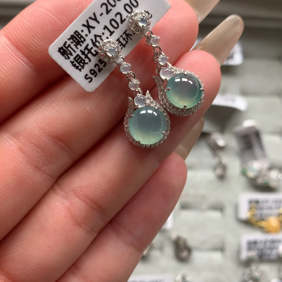 颈饰银S925镶嵌翡翠耳钉