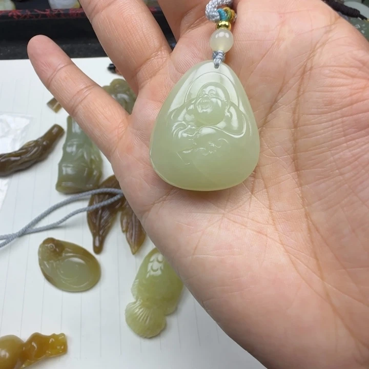 和田玉未镶嵌珠宝奇石有裂漏