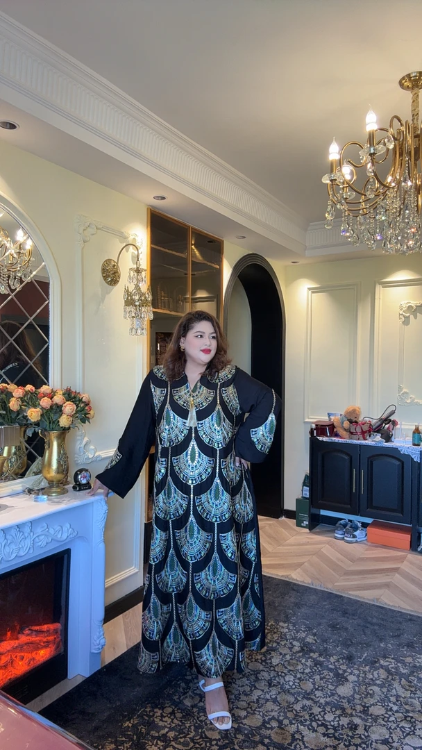 ahlima大码长袖长裙刺绣秋季V领连衣裙立领大摆裙常规袖不褪色