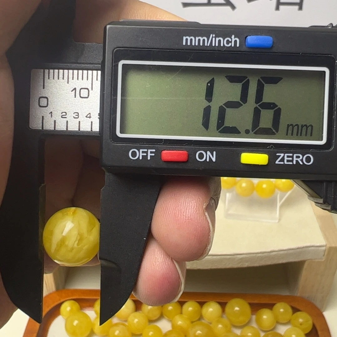 琥珀未镶嵌裸石微瑕单珠032
