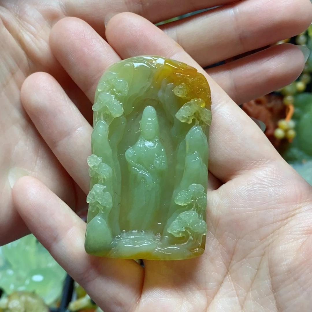 岫玉吊坠(赠链)未镶嵌鹏**里