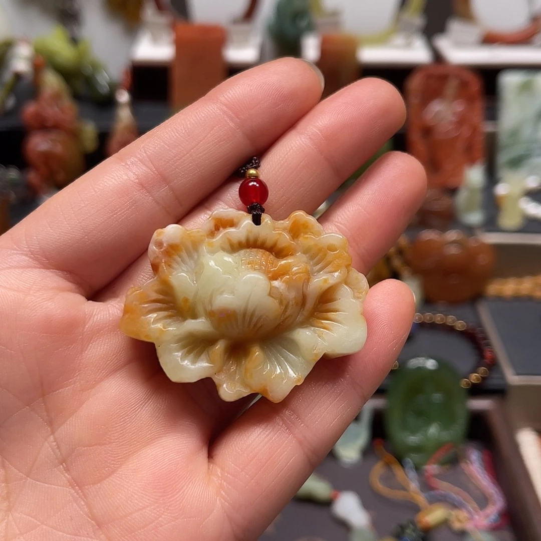 未镶嵌岫玉吊坠，吊坠，
