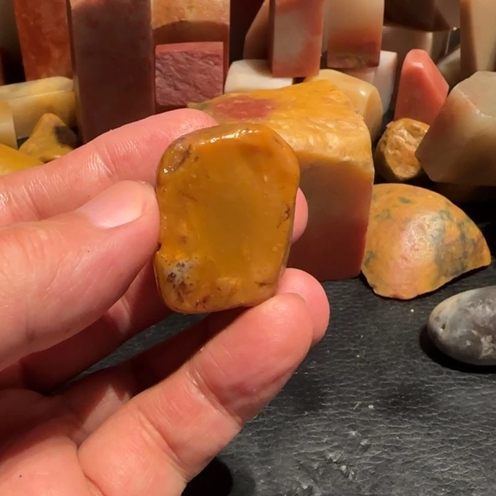 老挝石田黄原石，