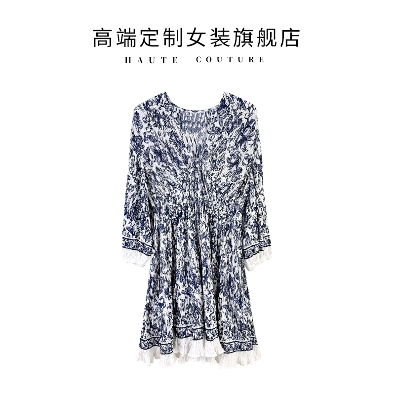 早秋2025女装复古青瓷印花收腰V领拼接撞色荷叶边七分袖连衣裙