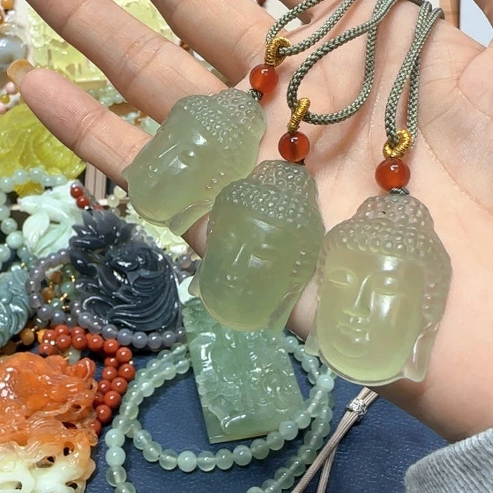 未镶嵌蛇纹石玉吊坠