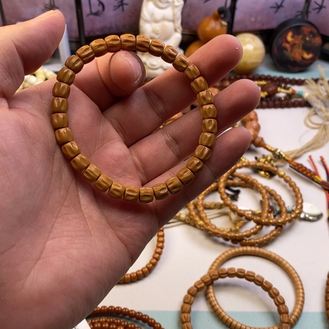 橄榄核吊坠。。。。。。。。。。。