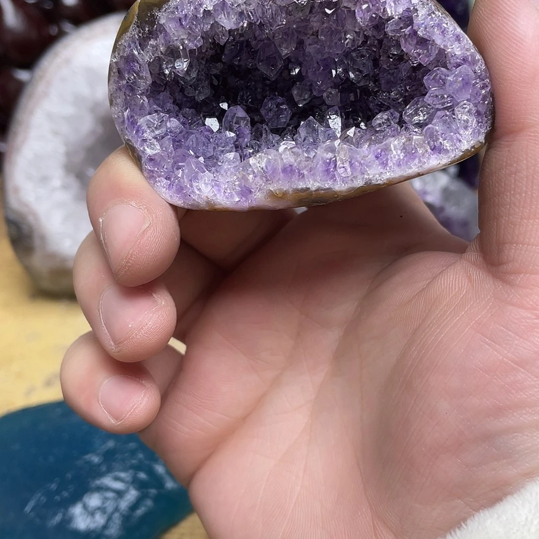 紫晶未镶嵌大型摆件（非配饰）