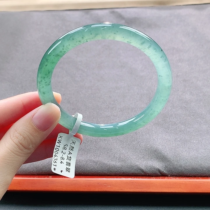 未镶嵌手镯翡翠天然