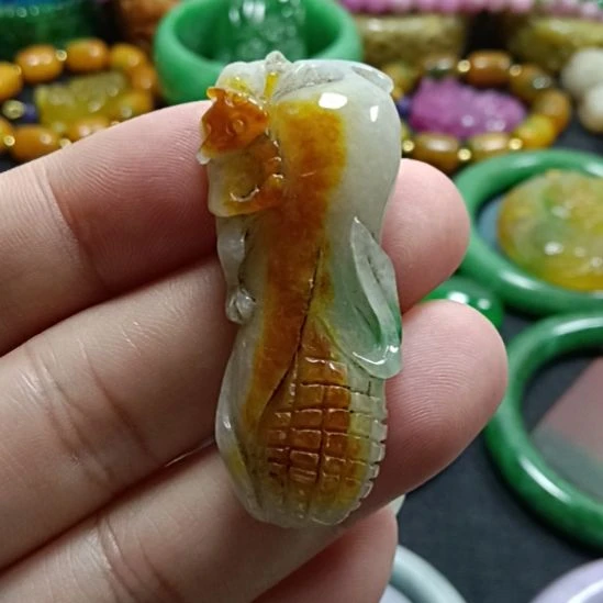 翡翠未镶嵌挂件翡翠