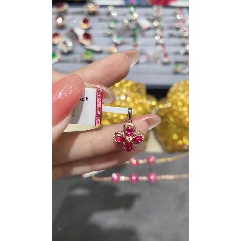 18K金镶嵌天然无烧红宝石吊坠四叶草款（不含链）K玫