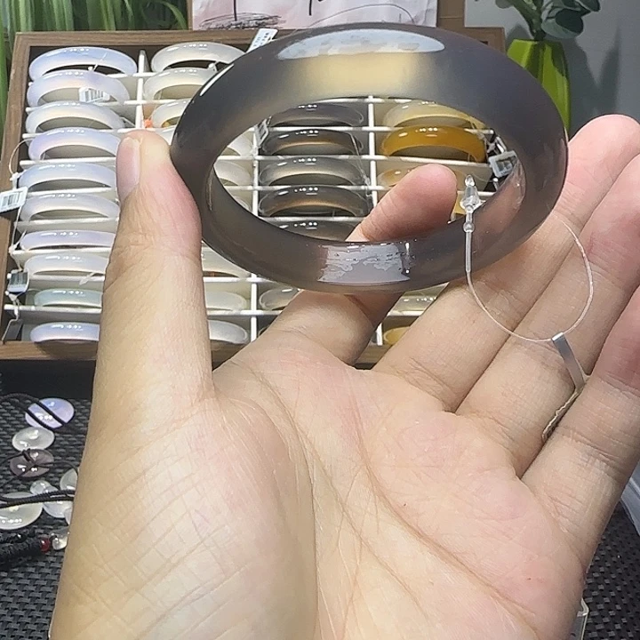 手镯玛瑙/玉髓未镶嵌57高冰灰