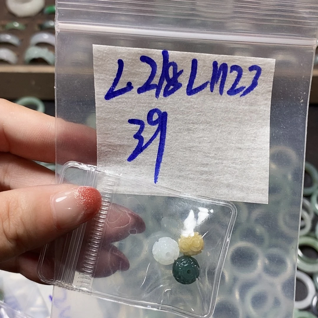 未镶嵌定制翡翠翡翠