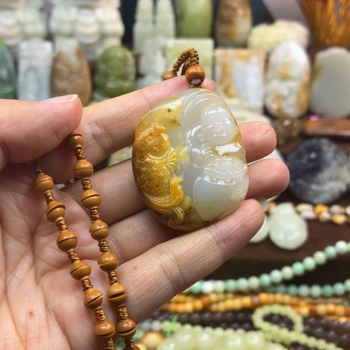 木***木和田玉未镶嵌颈饰