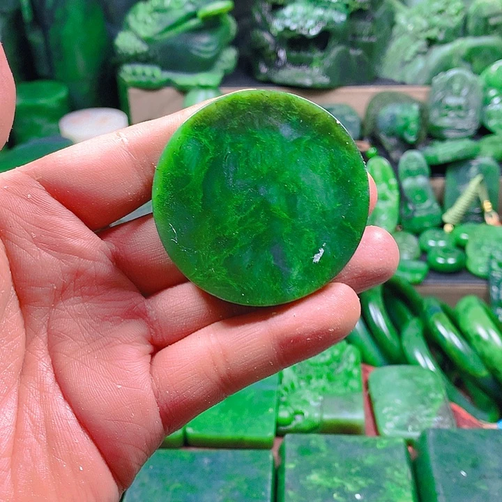 未镶嵌和田玉（碧玉）挂件前*