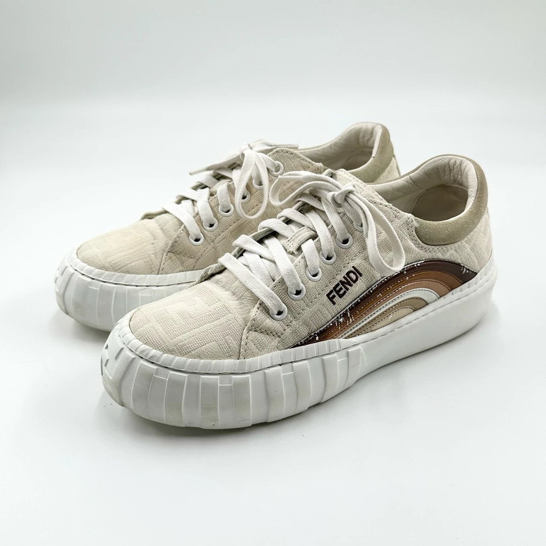 95新 FENDI/芬迪 37码/满logo白色厚底运动鞋/10883