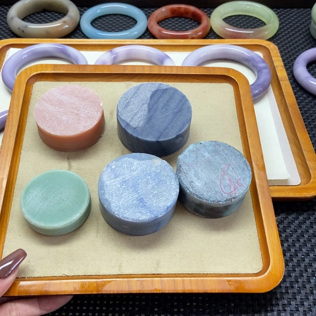 未镶嵌手镯石英岩玉小***