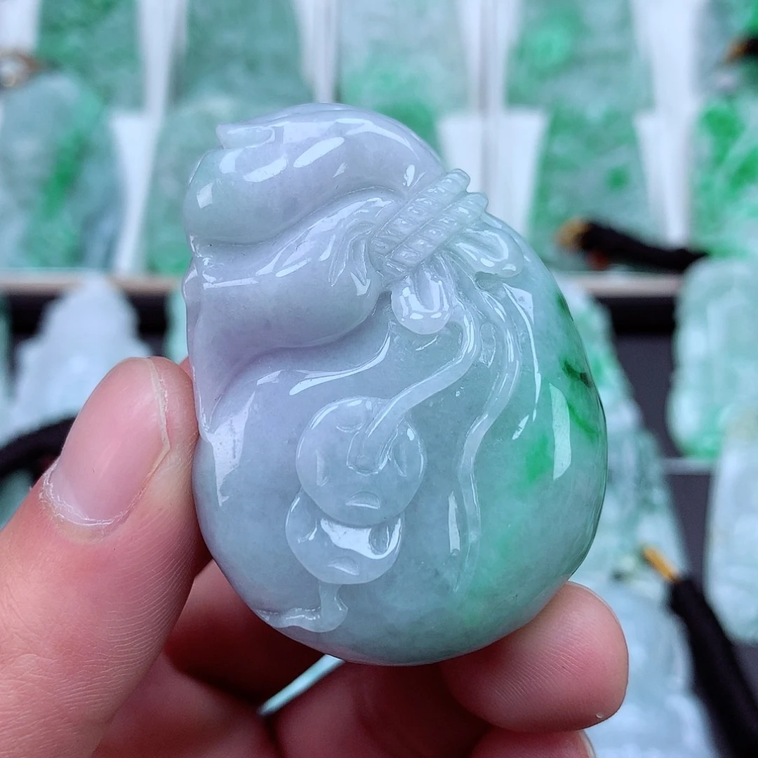 翡翠颈饰未镶嵌翡翠吊坠