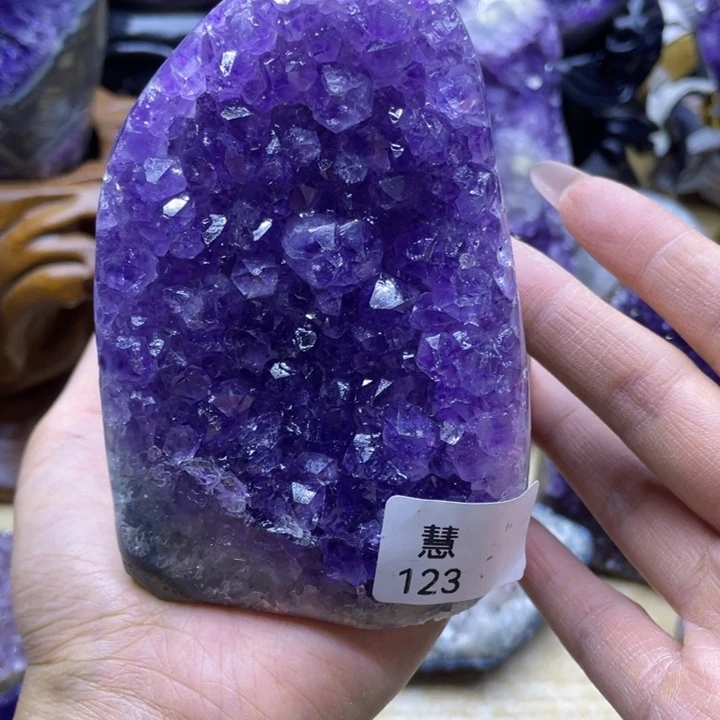 未镶嵌水晶大型摆件（非配饰）