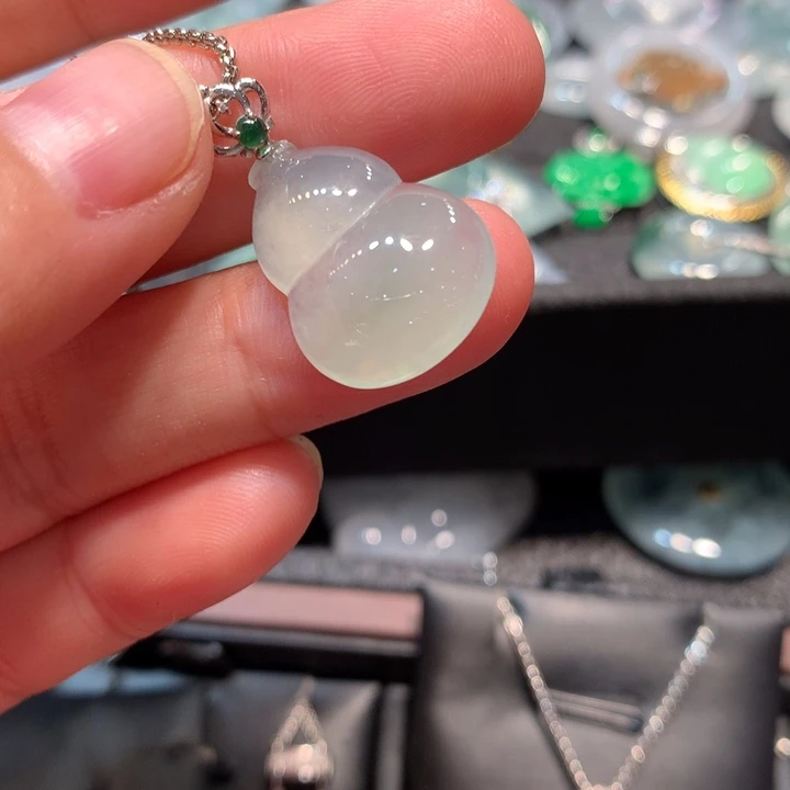 【闪购商品】颈饰18K金镶嵌翡翠翡翠
