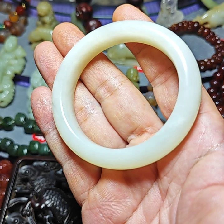 颈饰未镶嵌和田玉L*秀