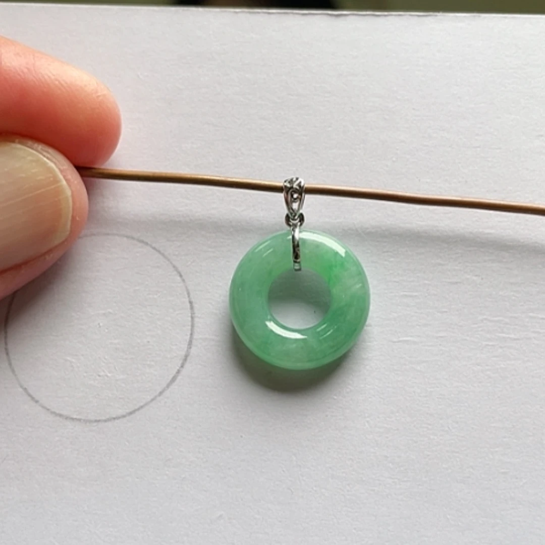 【闪购商品】吊坠(不含链)18K金镶嵌翡翠