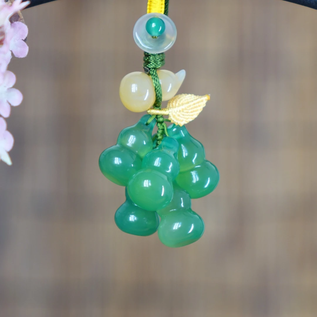 阳绿辣色葫芦-天然玉石钥匙挂