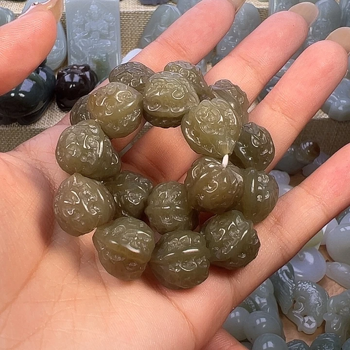 和田玉（糖玉）未镶嵌颈饰