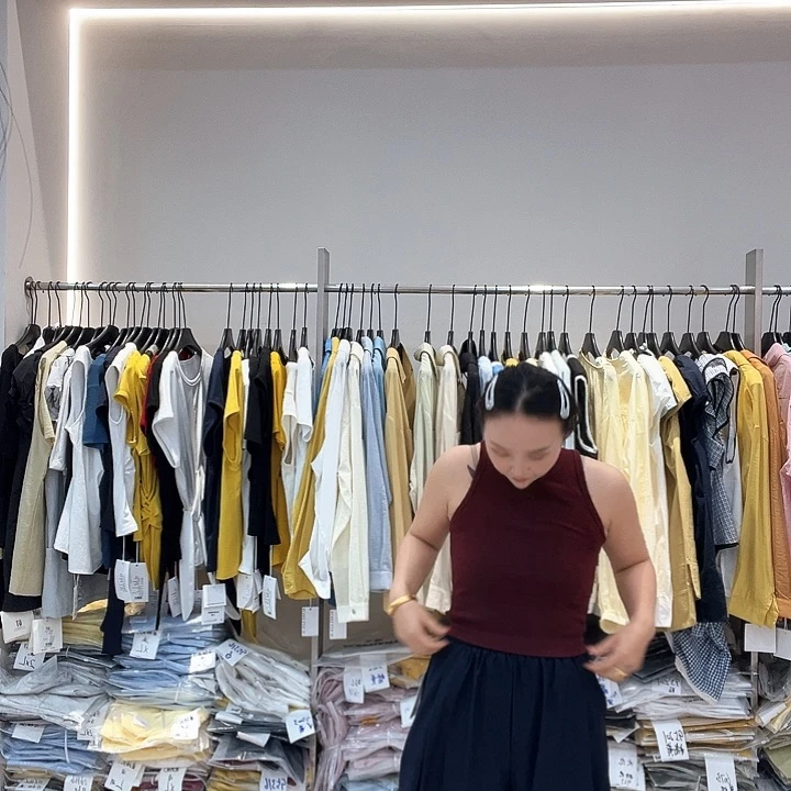 8079枣红色色130以内