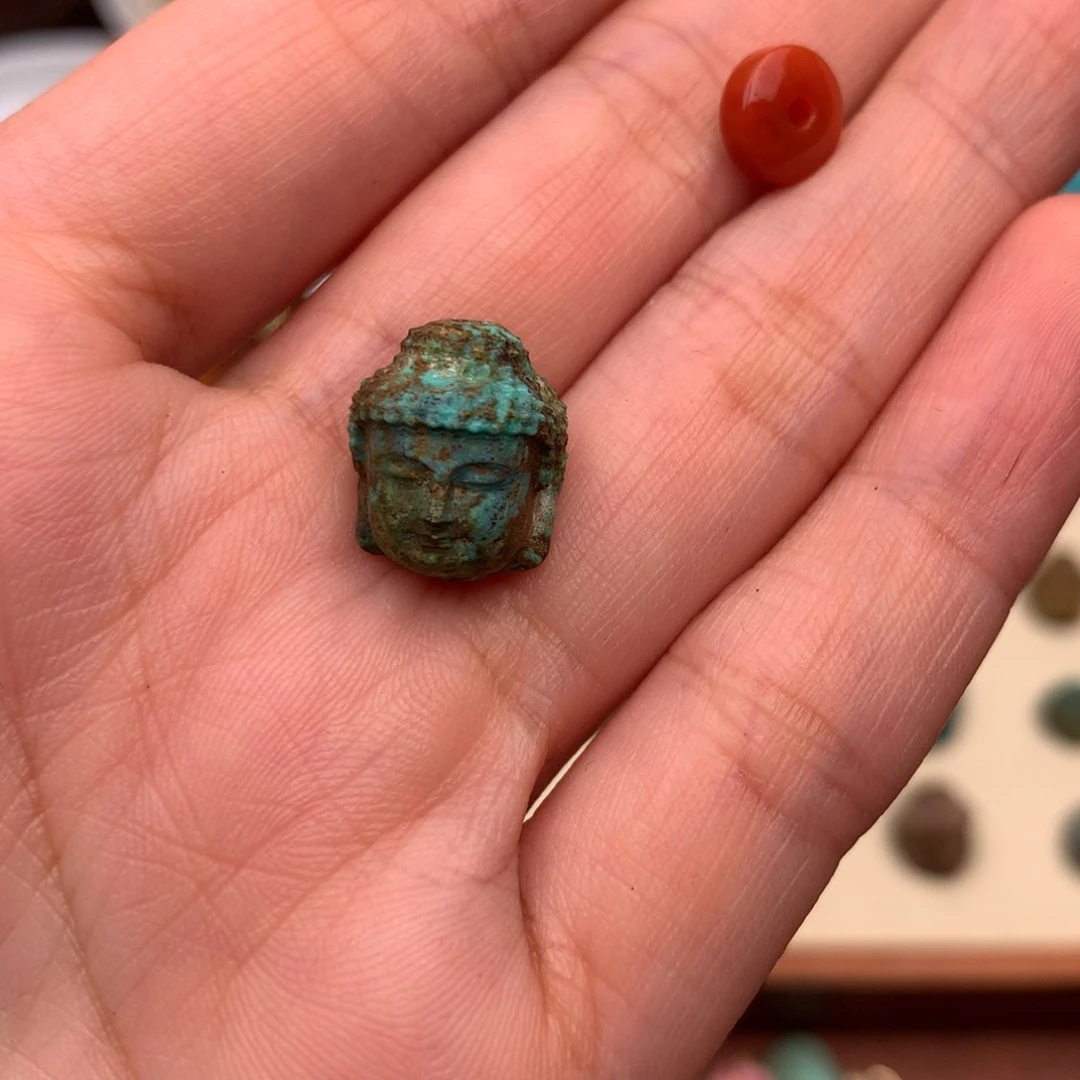 南红玛瑙配饰未镶嵌