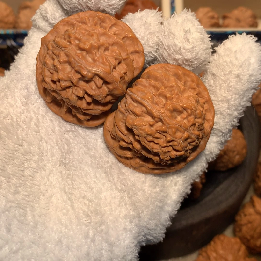 文玩核桃把件42全品 霞云岭