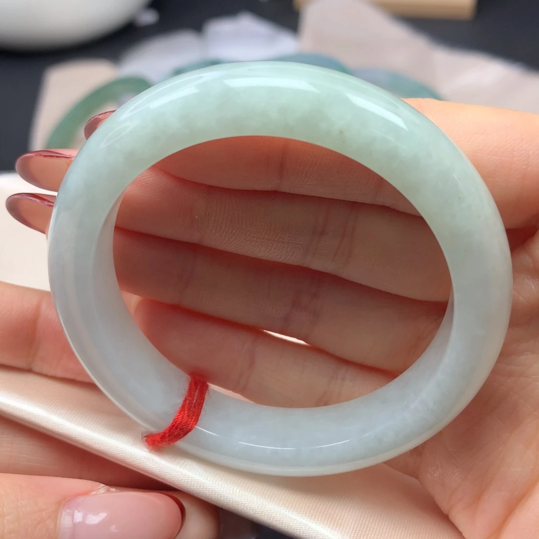 翡翠手镯未镶嵌54泥鳅背