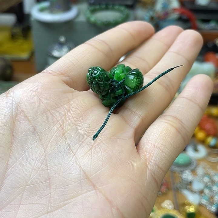 翡翠散珠精美雕刻物件物件