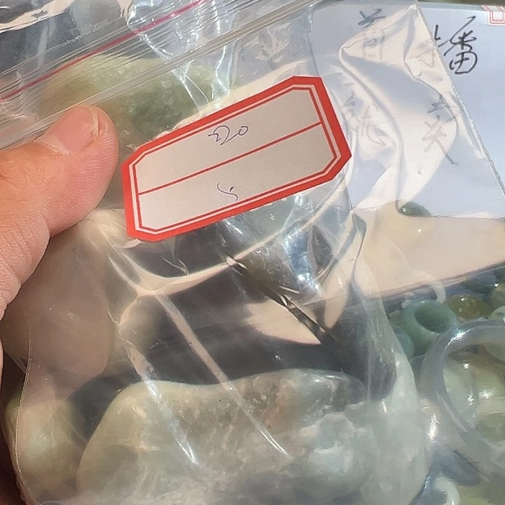 蛇纹石玉未镶嵌珠宝奇石