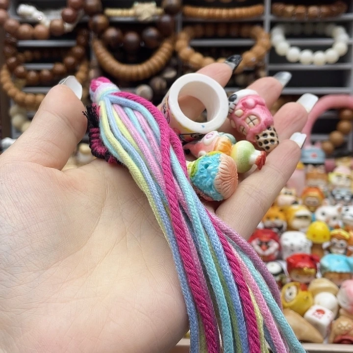 非金属根付娃娃3个和配饰