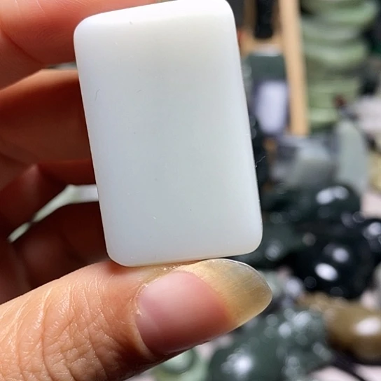 未镶嵌和田玉（糖玉）珠宝半成品