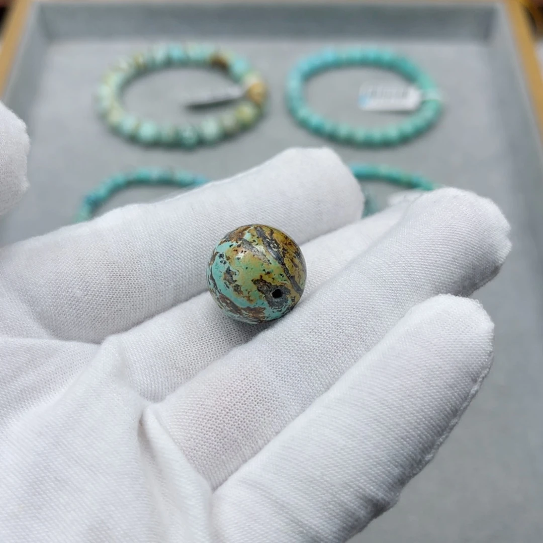 绿松石未镶嵌挂件