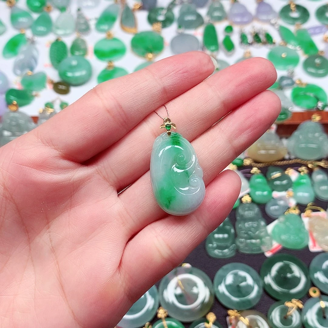 翡翠18K金镶嵌颈饰天然翡翠A货