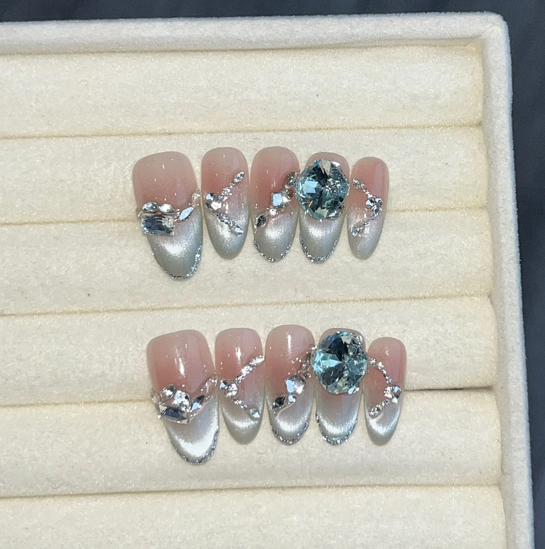 【冰青】珍珍手工穿戴甲气质轻奢青绿色猫眼细闪法式镶钻美甲贴片