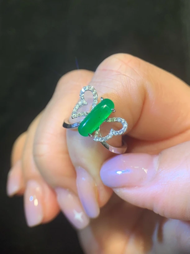 18k高冰翠绿翡翠蝴蝶飞舞时尚精致戒指